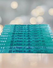 Load image into Gallery viewer, Pulseras de control de acceso para XV – Stylish access wristbands for quinceañera parties 🎉