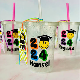 Graduation cups for your event – colorful detail for parties or gifts
