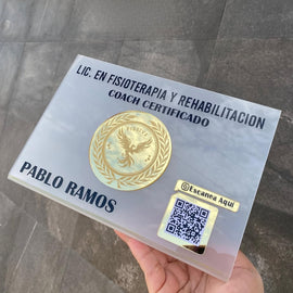 Acrylic QR table sign with NFC tag – letrero acrílico QR para mesas con tecnología NFC integrada