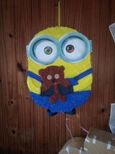 Load image into Gallery viewer, Piñata 2D de Minions personalizada – Custom Minions 2D piñata for birthdays and kids’ parties 🎉